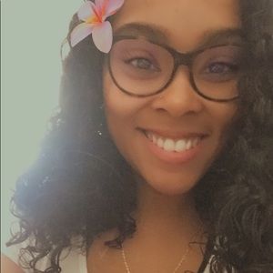 Meet your Posher, Lourdes